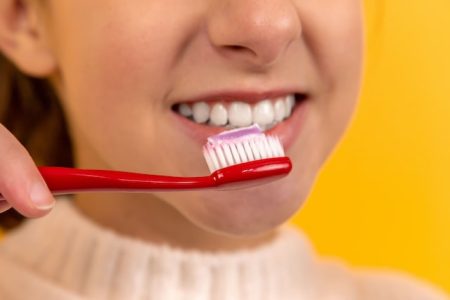 Wie man die richtige Zahnbürste für eine optimale Mundhygiene auswählt